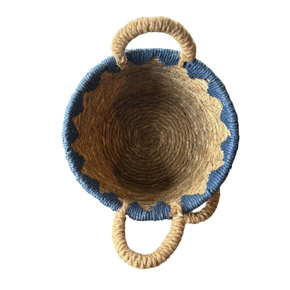 Stratton Home Decor Woven Straw Rustic Wicker Baskets Natural with Blue Accents‎ - Picture 5 of 6